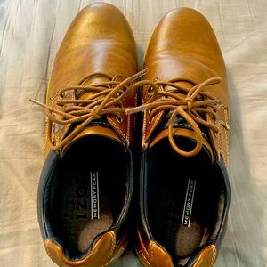 Men’s 9 1/2 Izod casual shoes